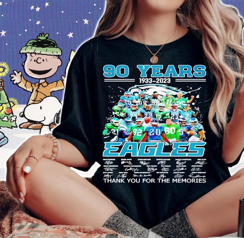 90 years 1933-2023 Philadelphia Eagles thank you for the memories signatures shirt t-shirt woman shirt