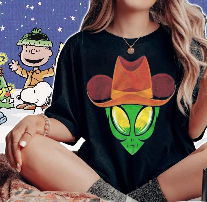 Alien Head Funny Cowboy Hat Ufo Shirt t-shirt woman shirt