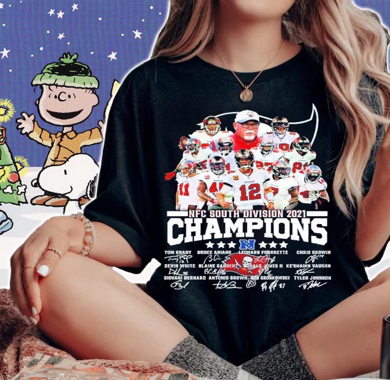 Tampa Bay Buccaneers NFC South Division 2021 Champions Signatures Shirt woman shirt