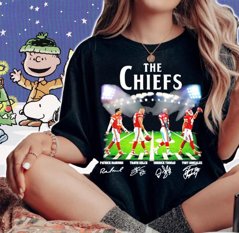 The Chiefs Patrick Mahomes Travis Kelce Derrick Thomas Tony Gonzalez Abbey Road signature shirt woman shirt